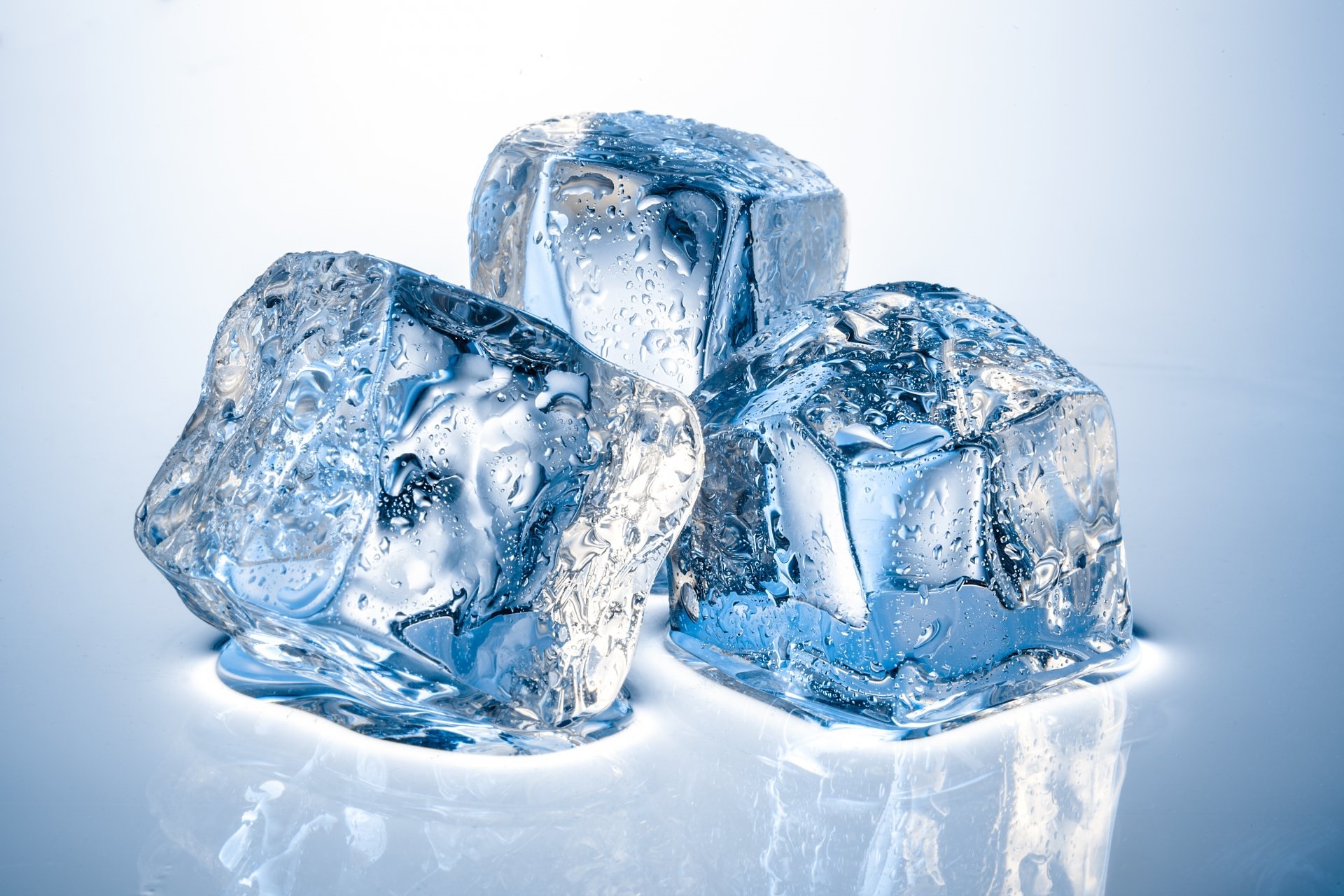 Ice Cubes  / ყინულის კუბები